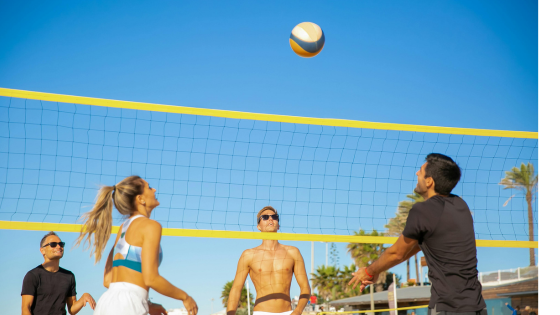 jugar a voley playa en barcelona